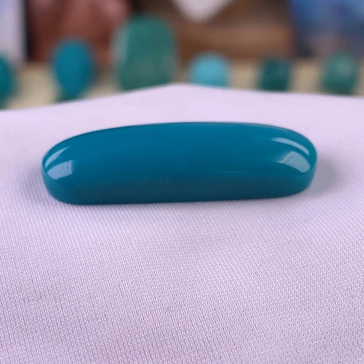 绿松石未镶嵌珠宝奇石10.4x28.8mm