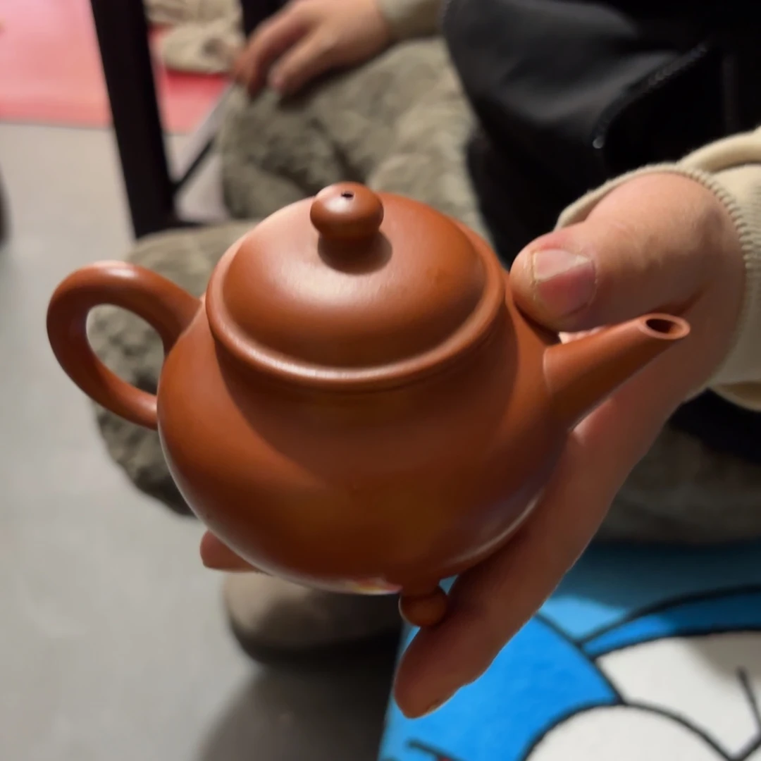 茶壶紫砂紫砂和花木也可以在室内装饰一