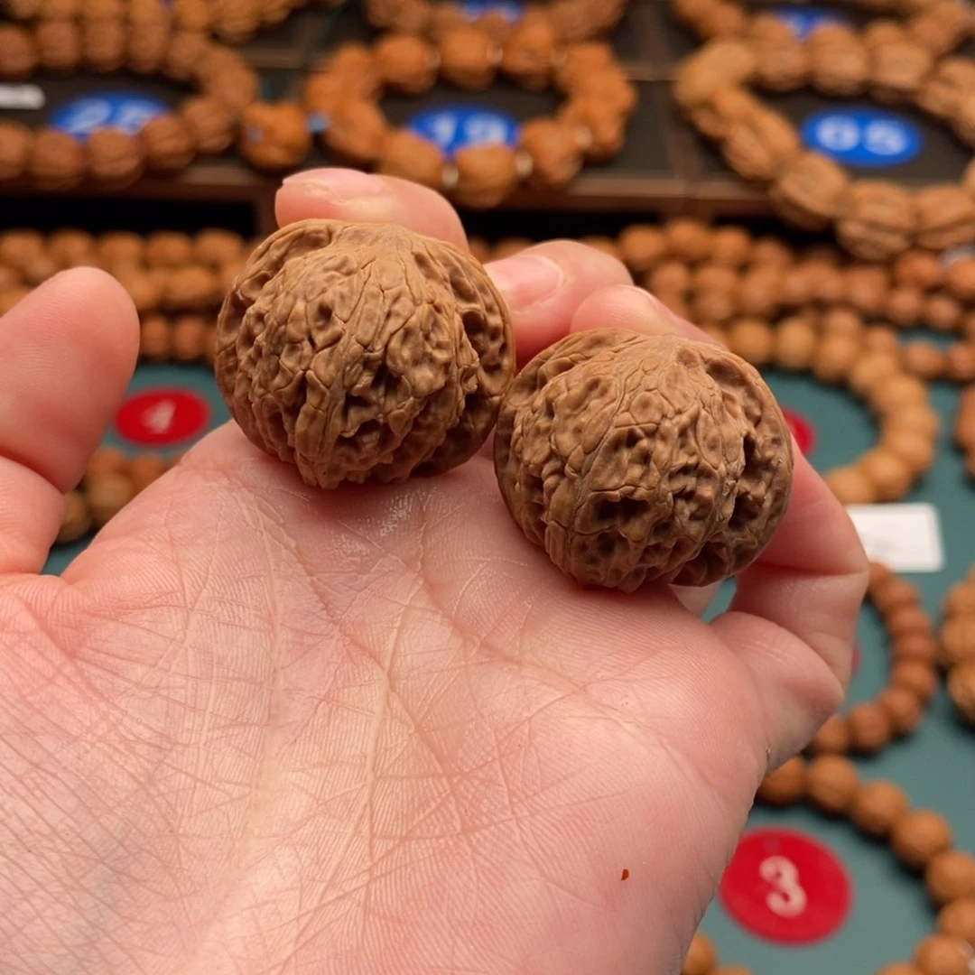 文玩核桃手串33尺寸