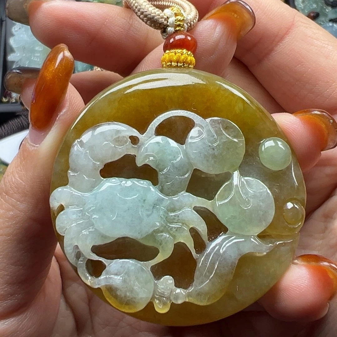 翡翠未镶嵌颈饰八方来财