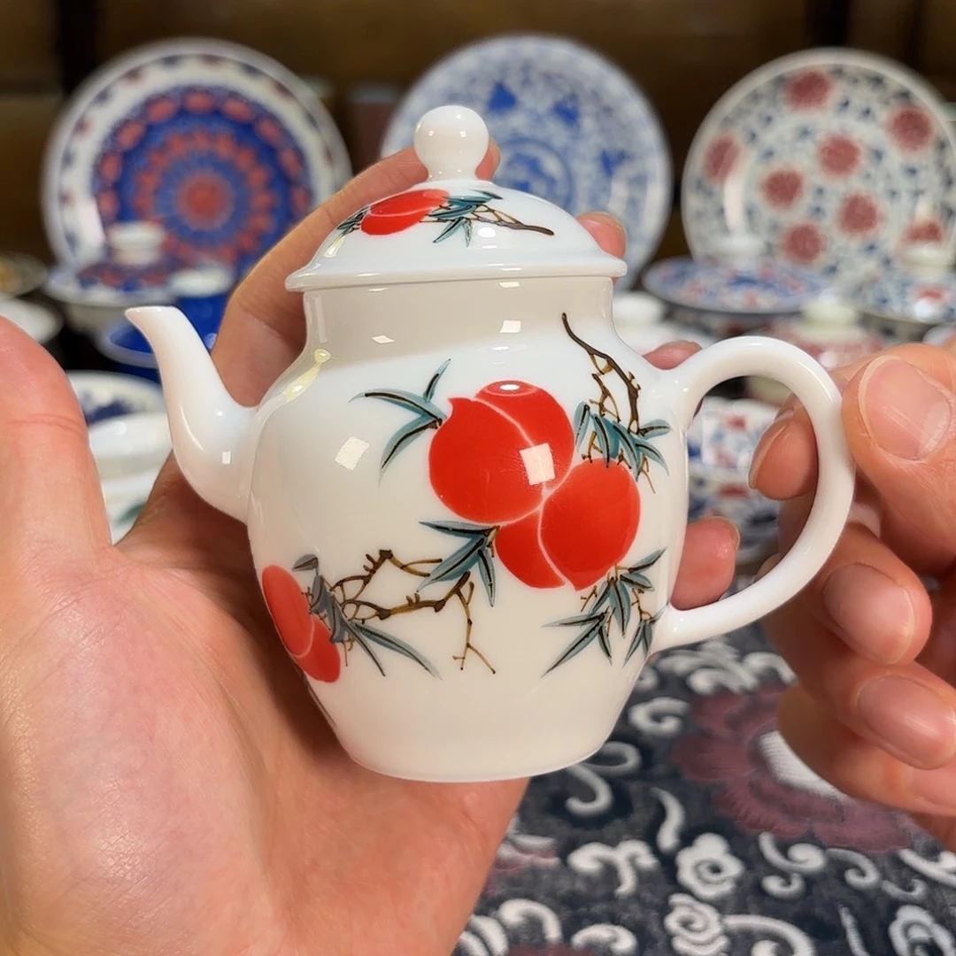 手绘釉下彩灯笼壶寿桃