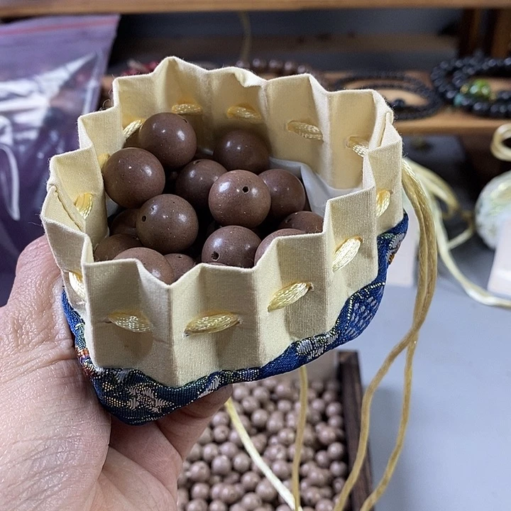 泥塑瑕疵白龙涎1.5香包
