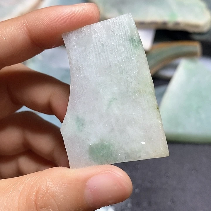 翡翠颈饰未镶嵌料子