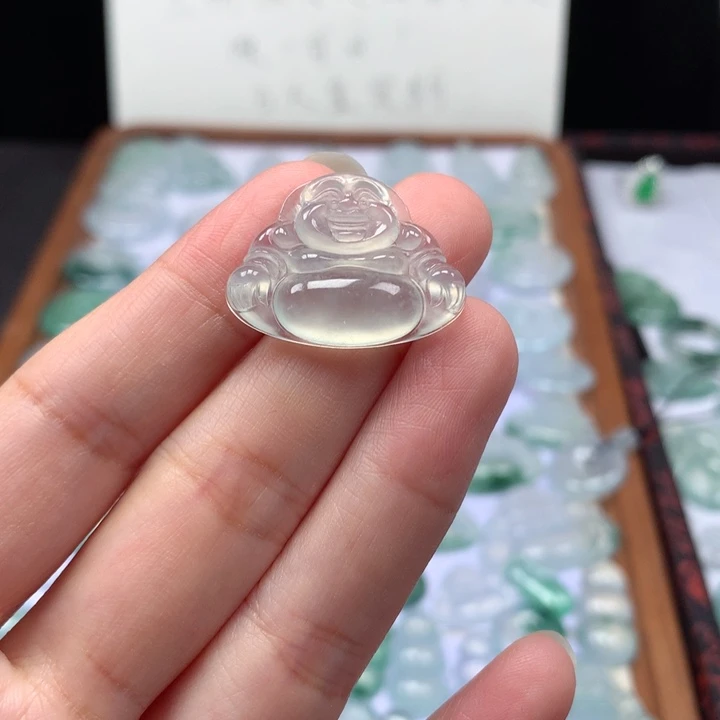 颈饰未镶嵌翡翠冰种佛公