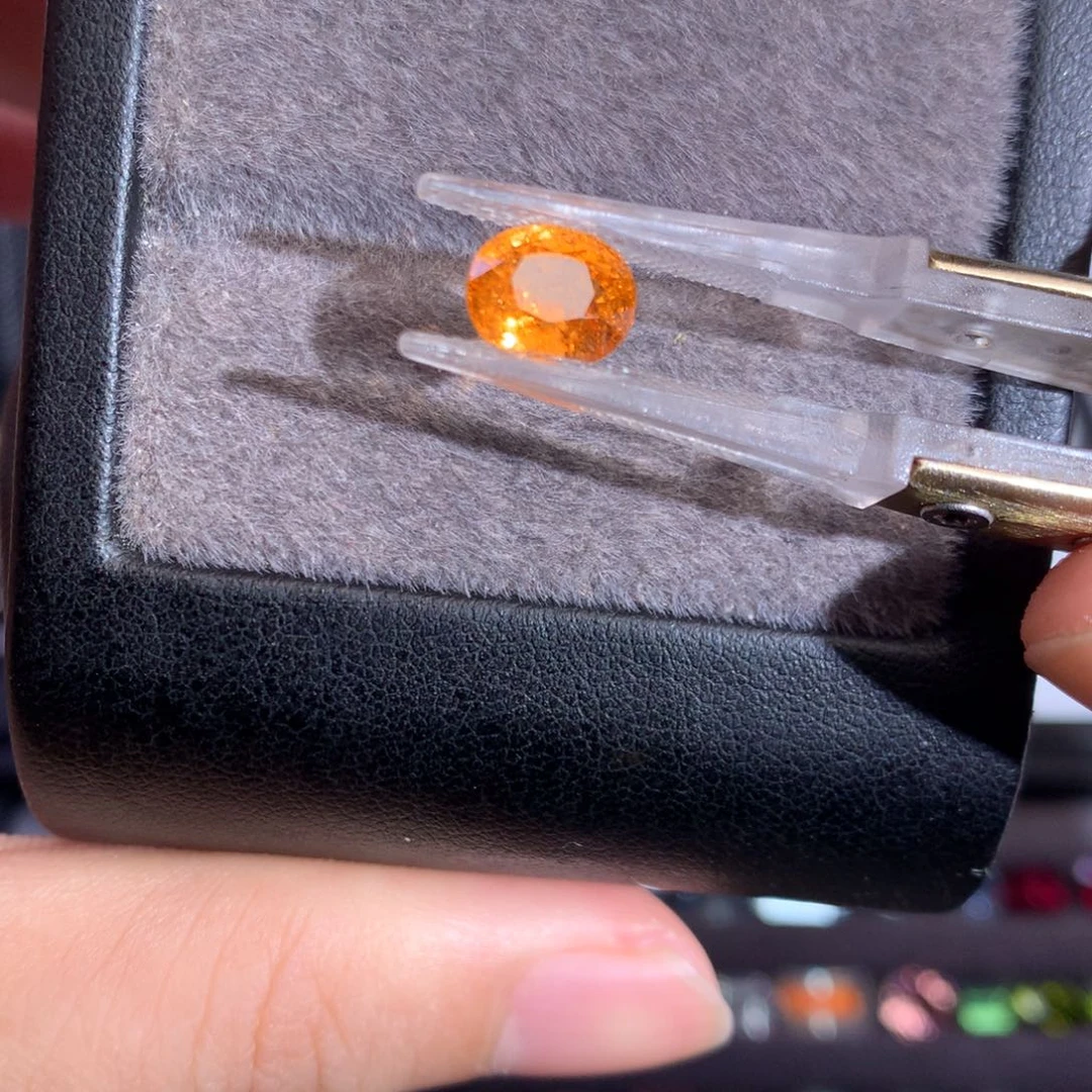 石榴石（芬达石）未镶嵌裸石2.485ct
