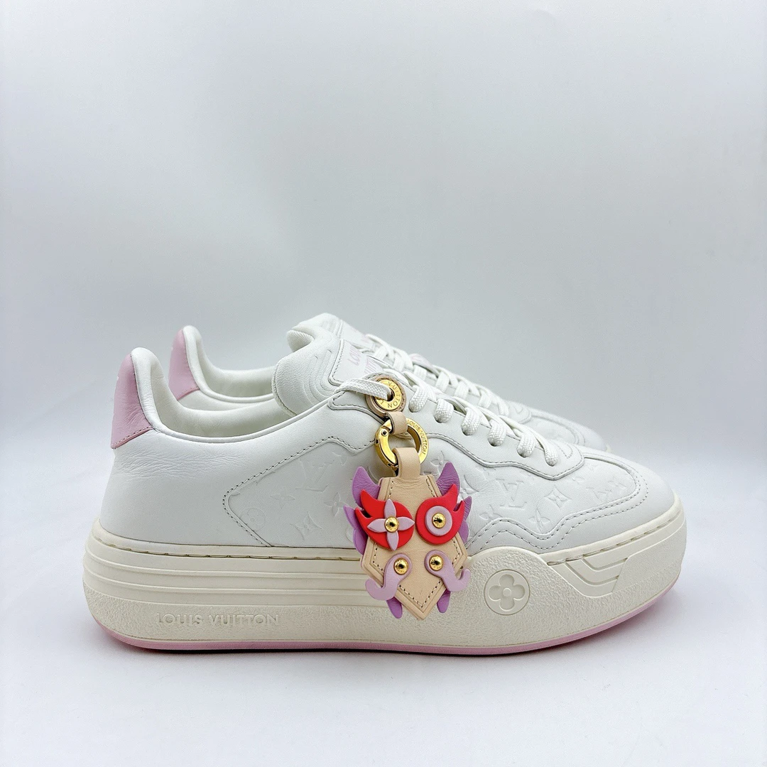 95新 LouisVuitton/路易威登 37码/discovery挂坠款板鞋/BM00549