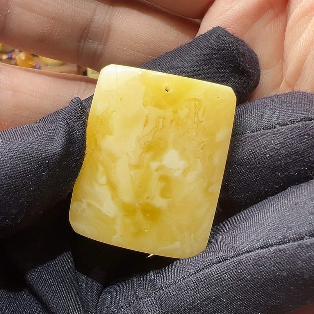 未镶嵌颈饰蜜蜡裸坠11.5克