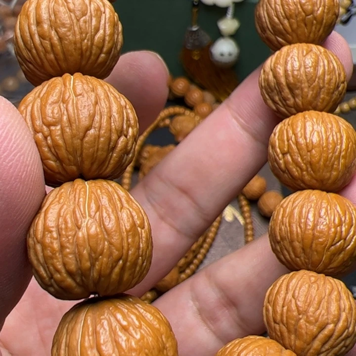 猴头核桃吊坠哦卡罗拉