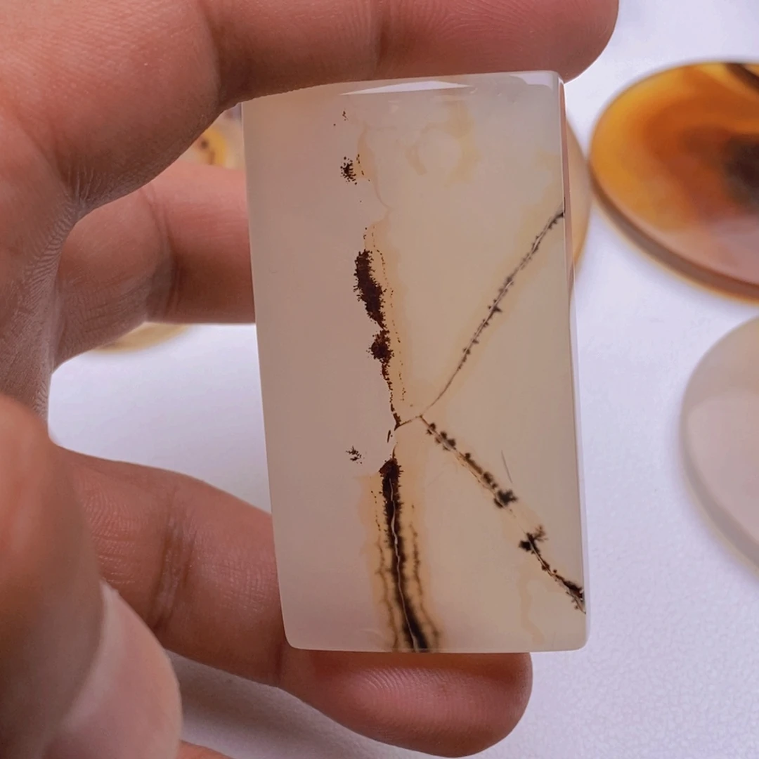 6***0玛瑙/玉髓颈饰未镶嵌