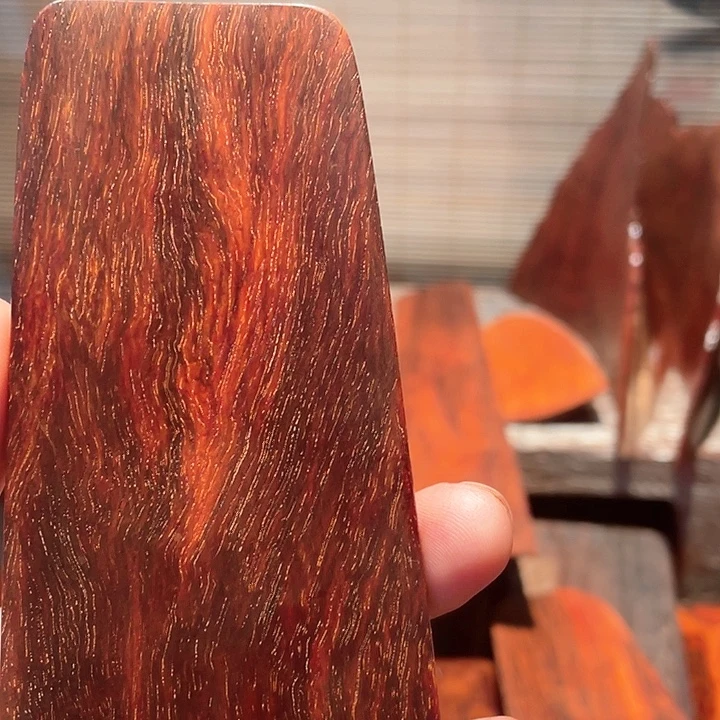 文****檀香紫檀（小叶紫檀）