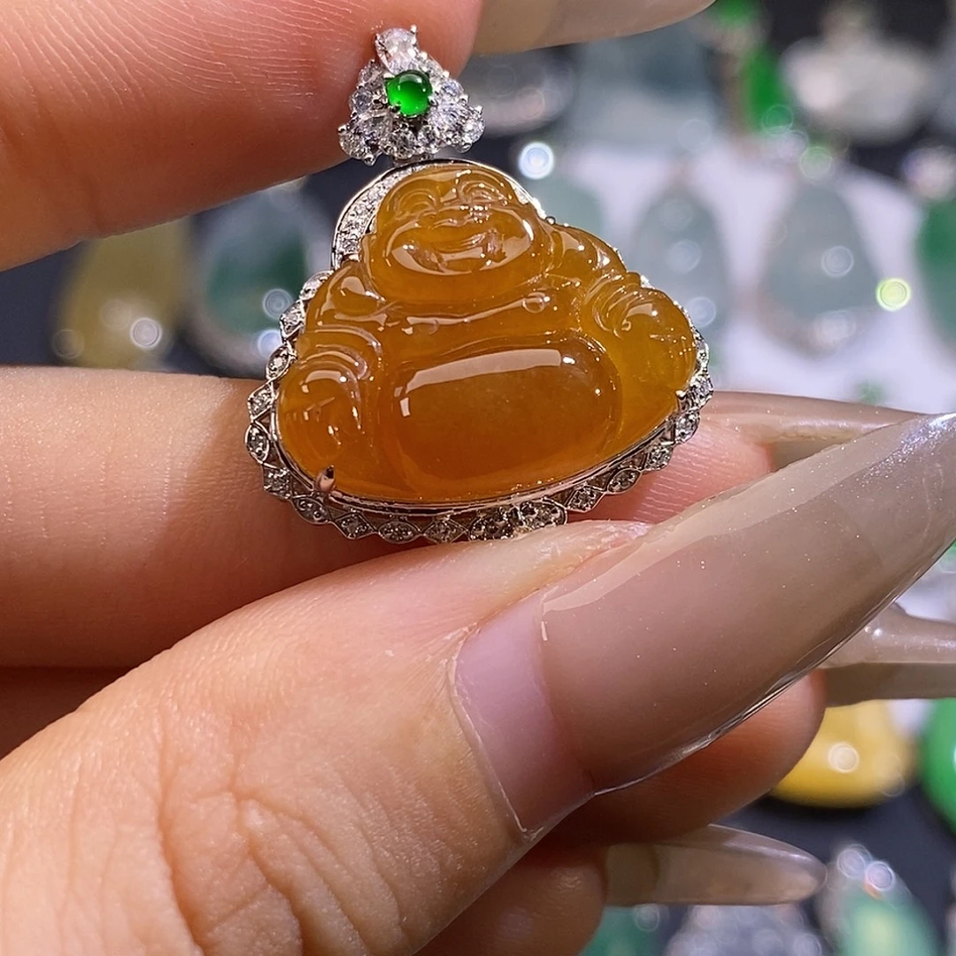 翡翠18K金镶嵌颈饰佛