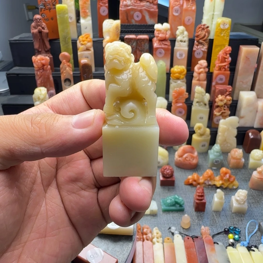 小***帽寿山石印石芙蓉麒麟