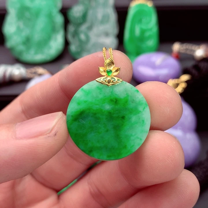 吊坠(不含链)未镶嵌翡翠