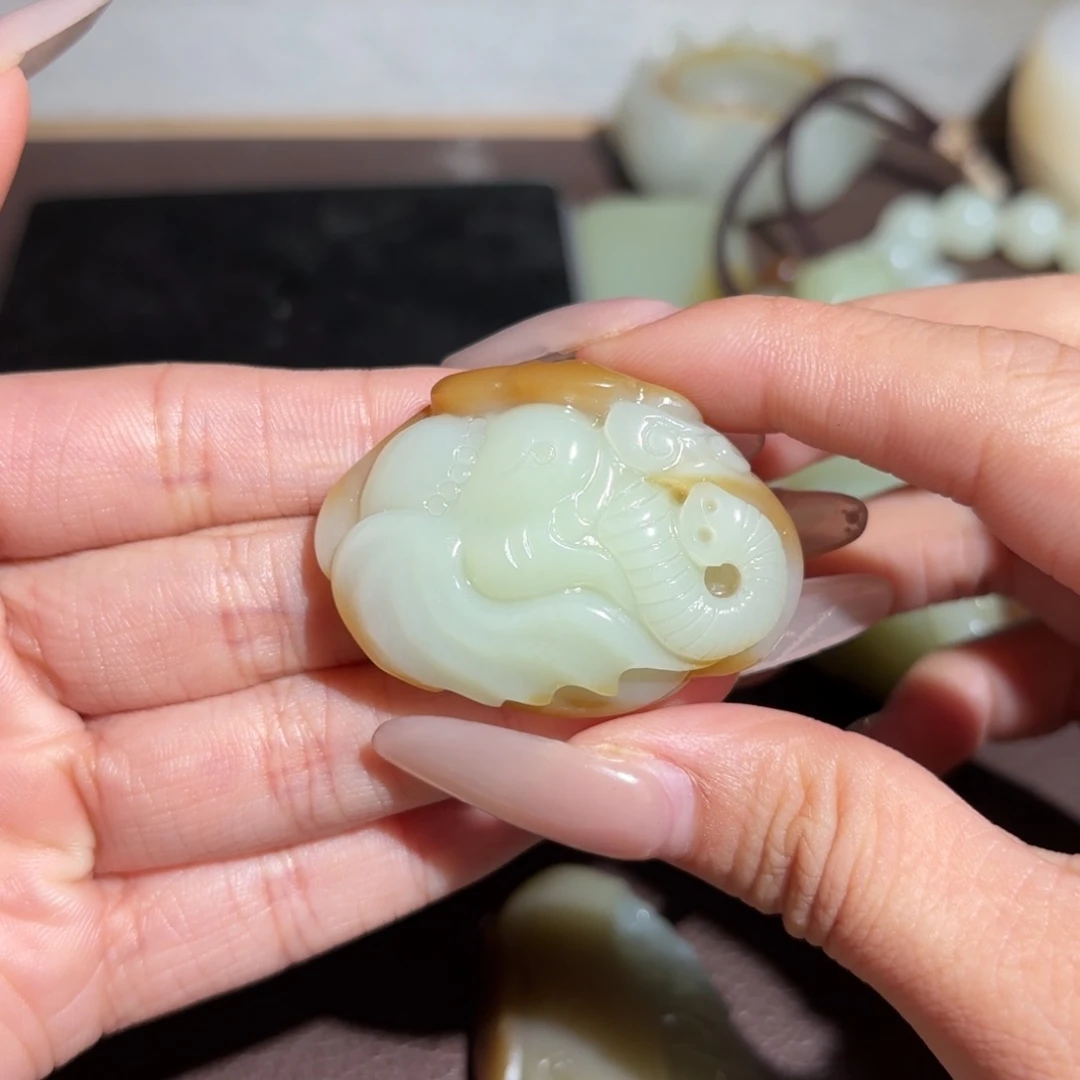 和田玉未镶嵌颈饰