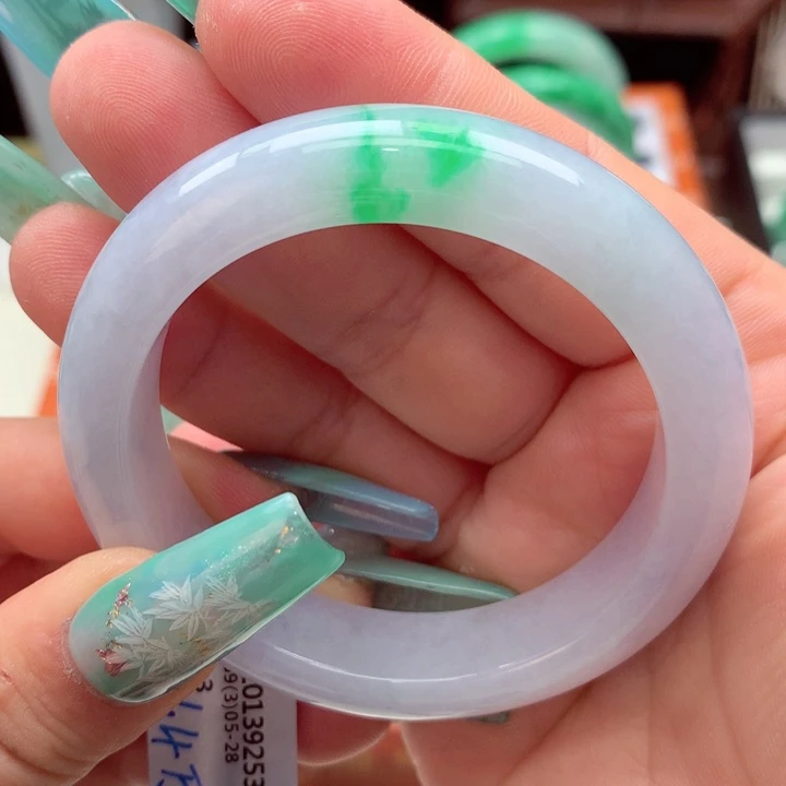 翡翠手镯未镶嵌51.4，圈口