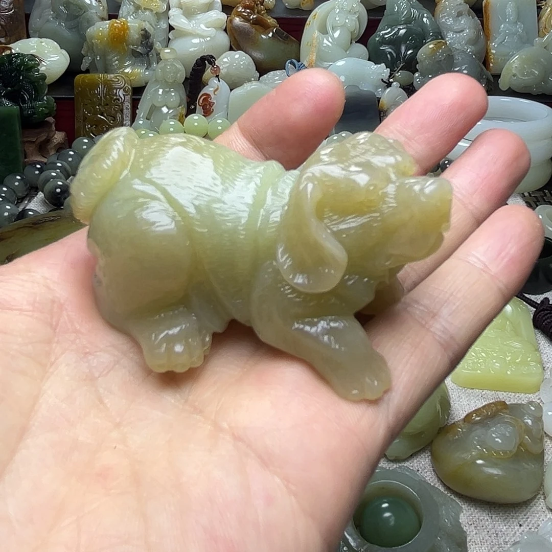 和田玉未镶嵌把件