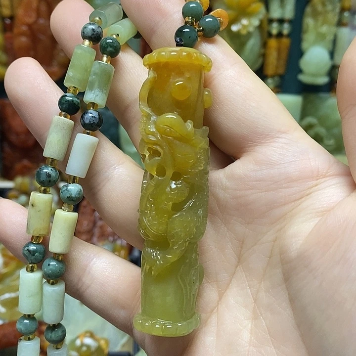 岫玉未镶嵌吊坠(赠链)
