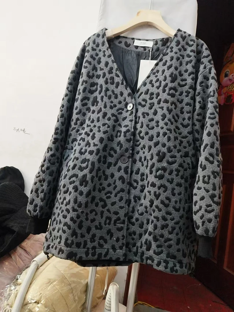 （柚子同款）ZJ秋款V领豹纹大版时尚外套1038
