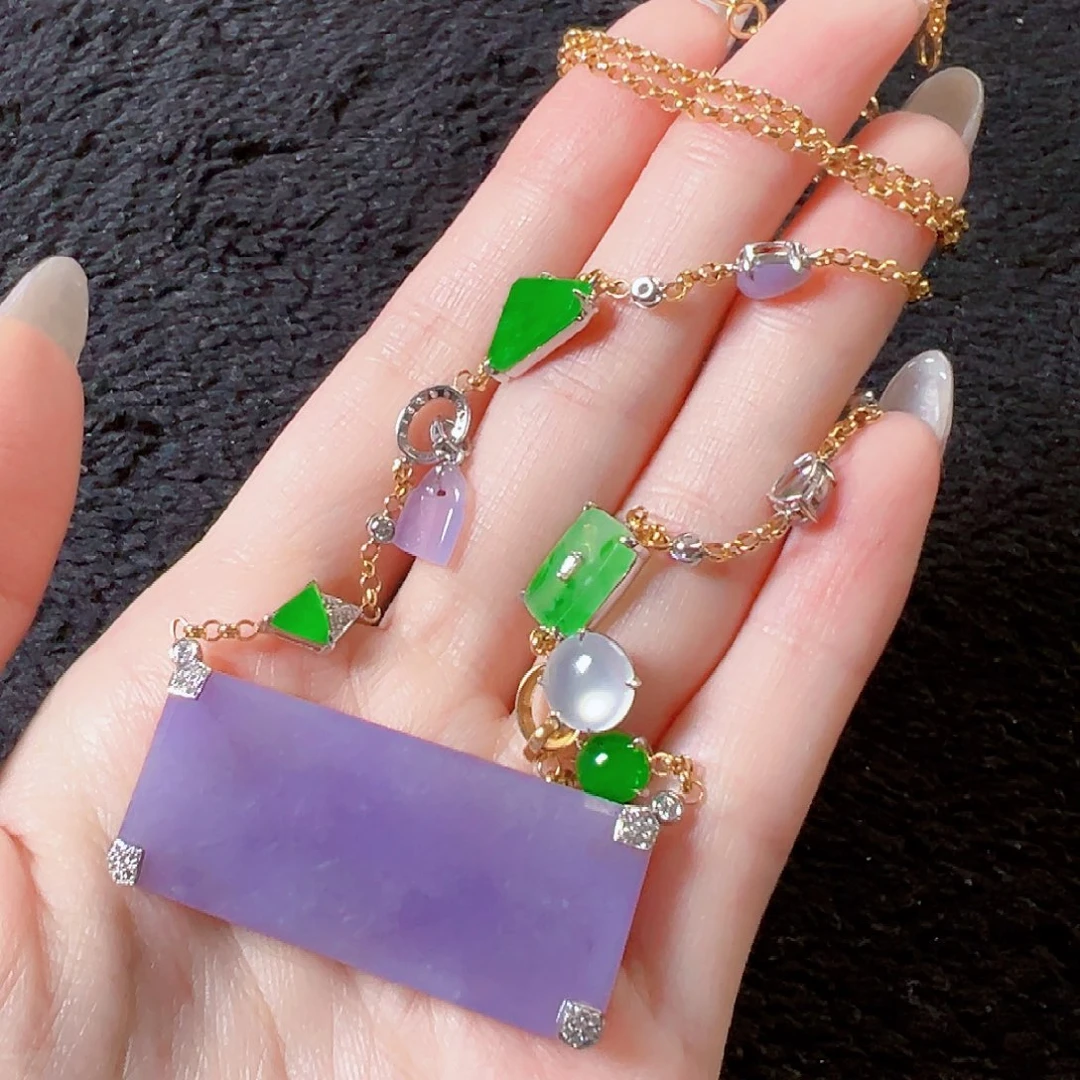 翡翠18K金镶嵌颈饰