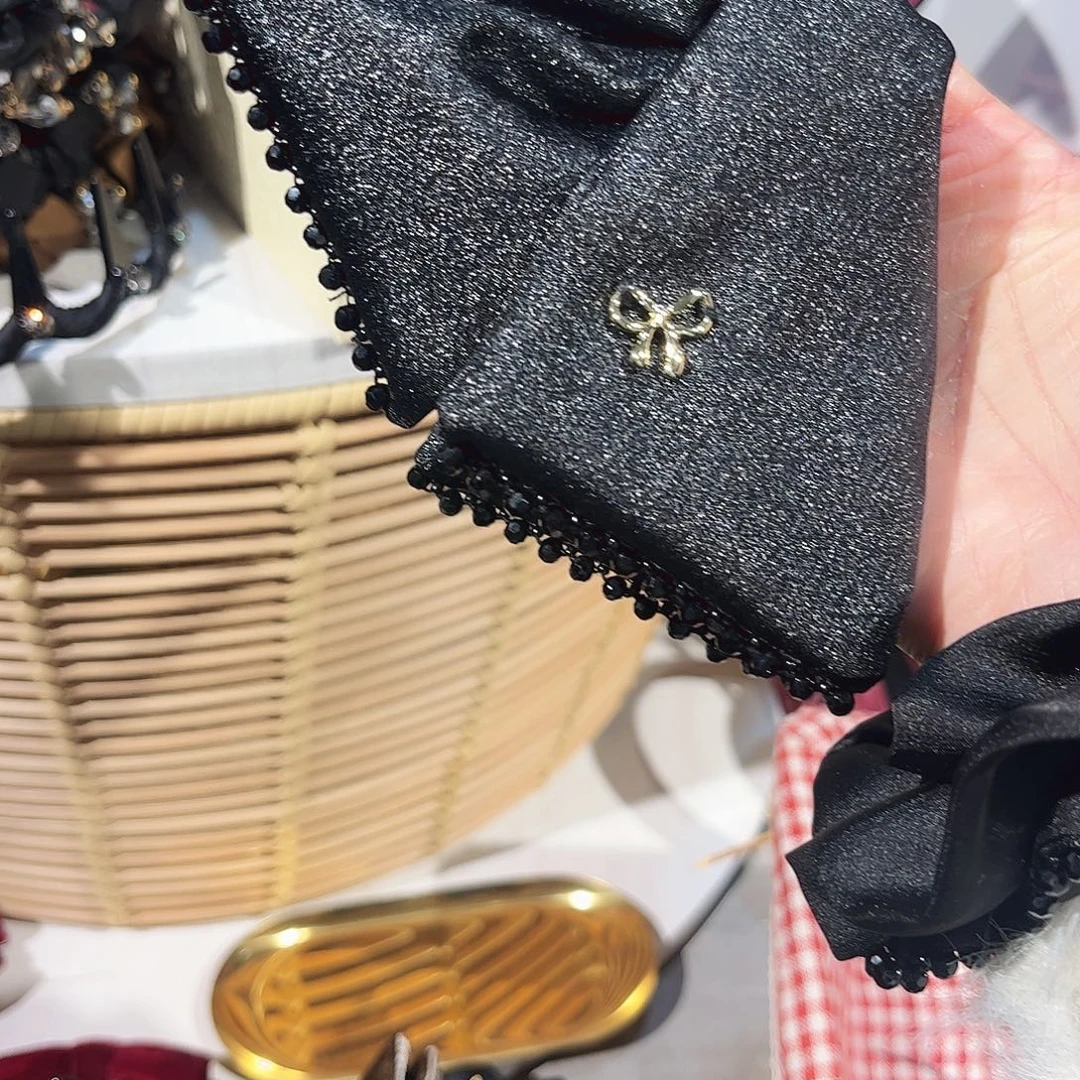 布艺铁合金三角细闪抓13公分