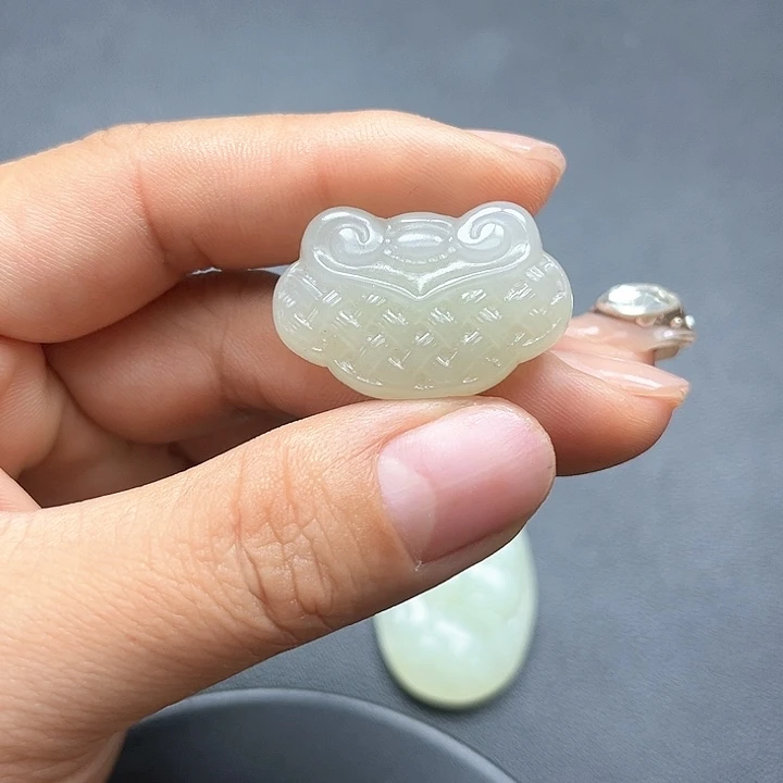 【闪购商品】颈饰未镶嵌和田玉