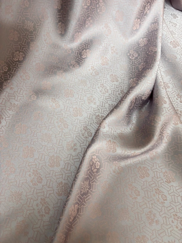 紫粉双色  人丝提花双面异色新中式国风服装面料