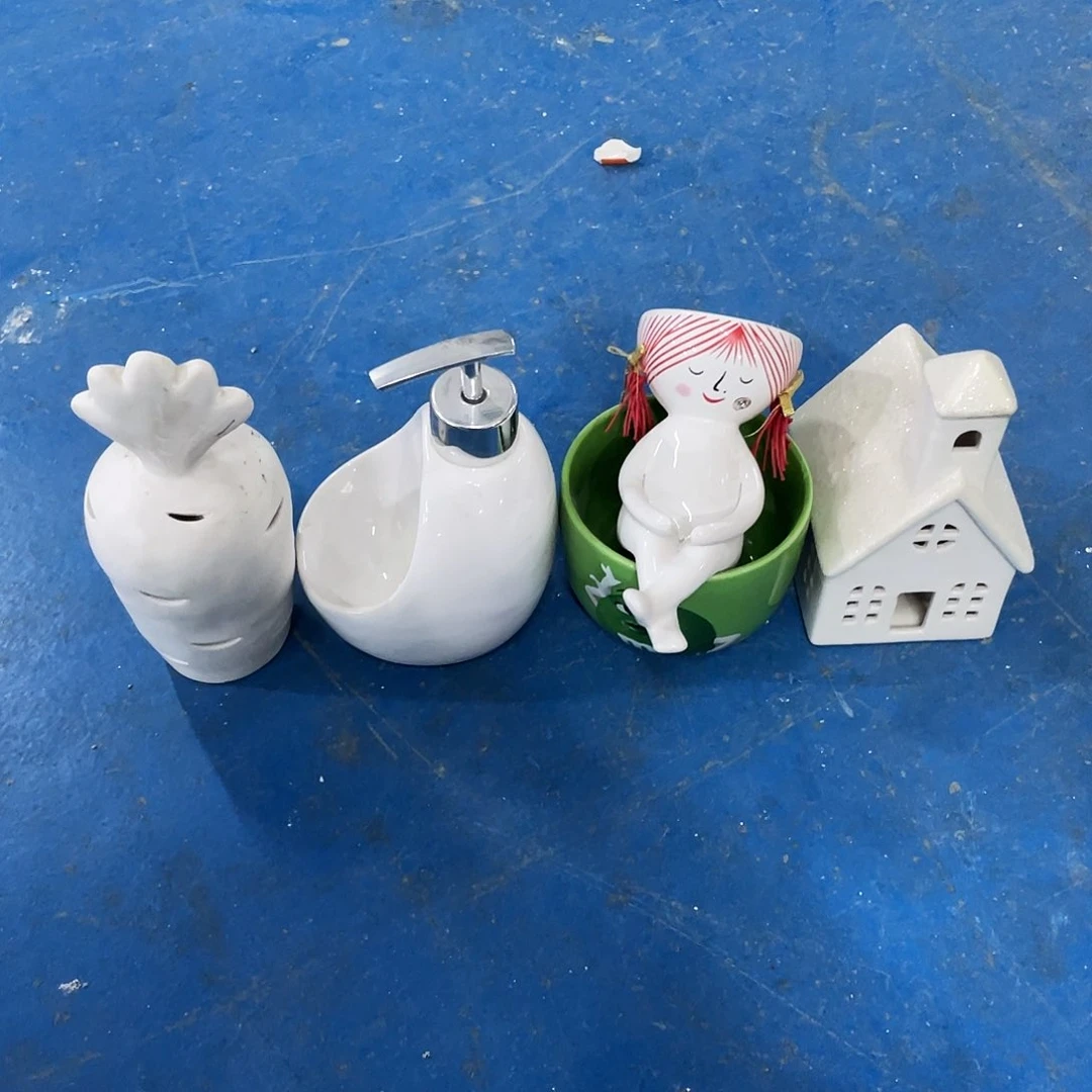 摆件劈*  磕碰。      封釉。