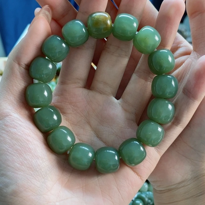 透闪石质玉手串未镶嵌