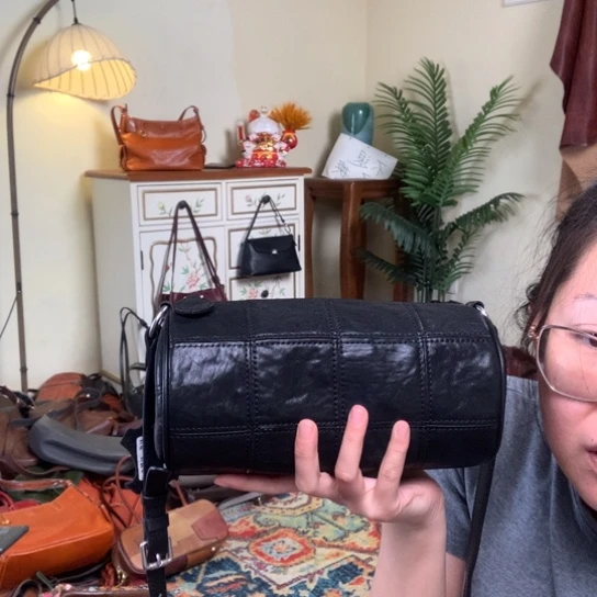 进口头层牛皮斜挎女包