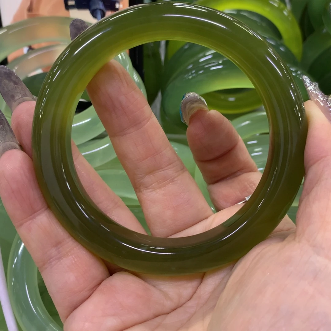 蛇纹石玉未镶嵌手镯