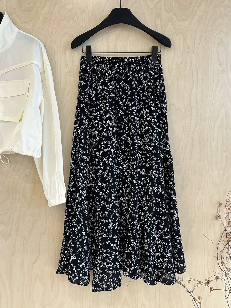 「阿男Anna」人鱼姬半裙  夏季高腰黑色小碎花开叉半身裙  105-1788