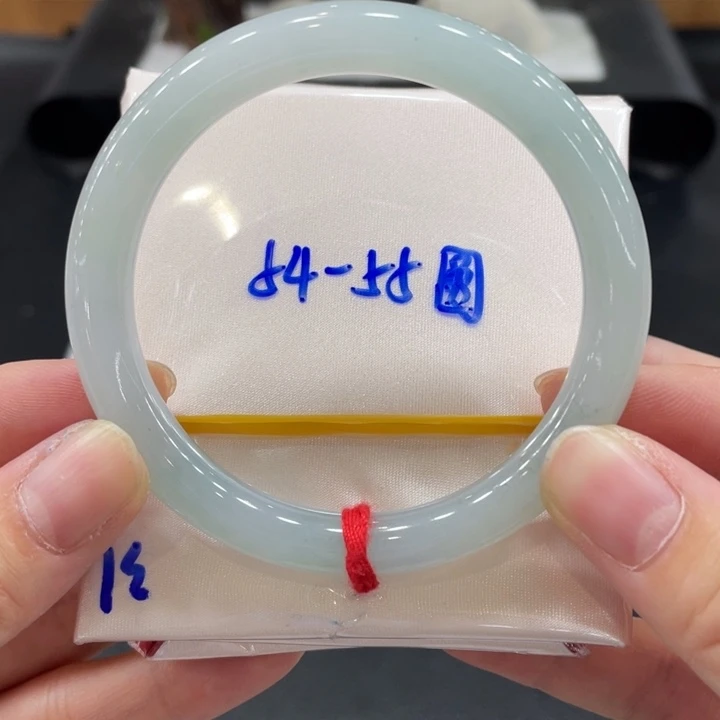 翡翠手镯未镶嵌缅甸天然翡翠