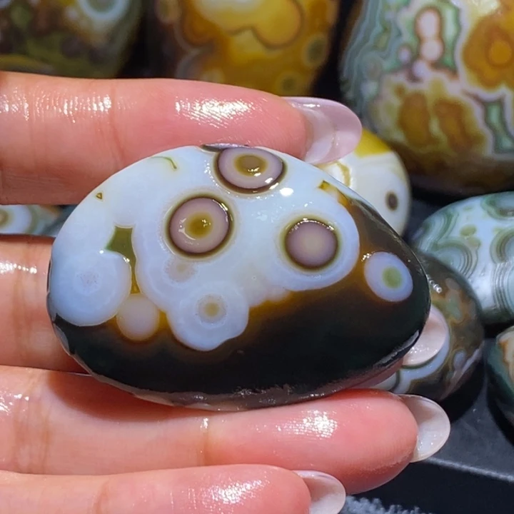 玛瑙/玉髓未镶嵌珠宝奇石44