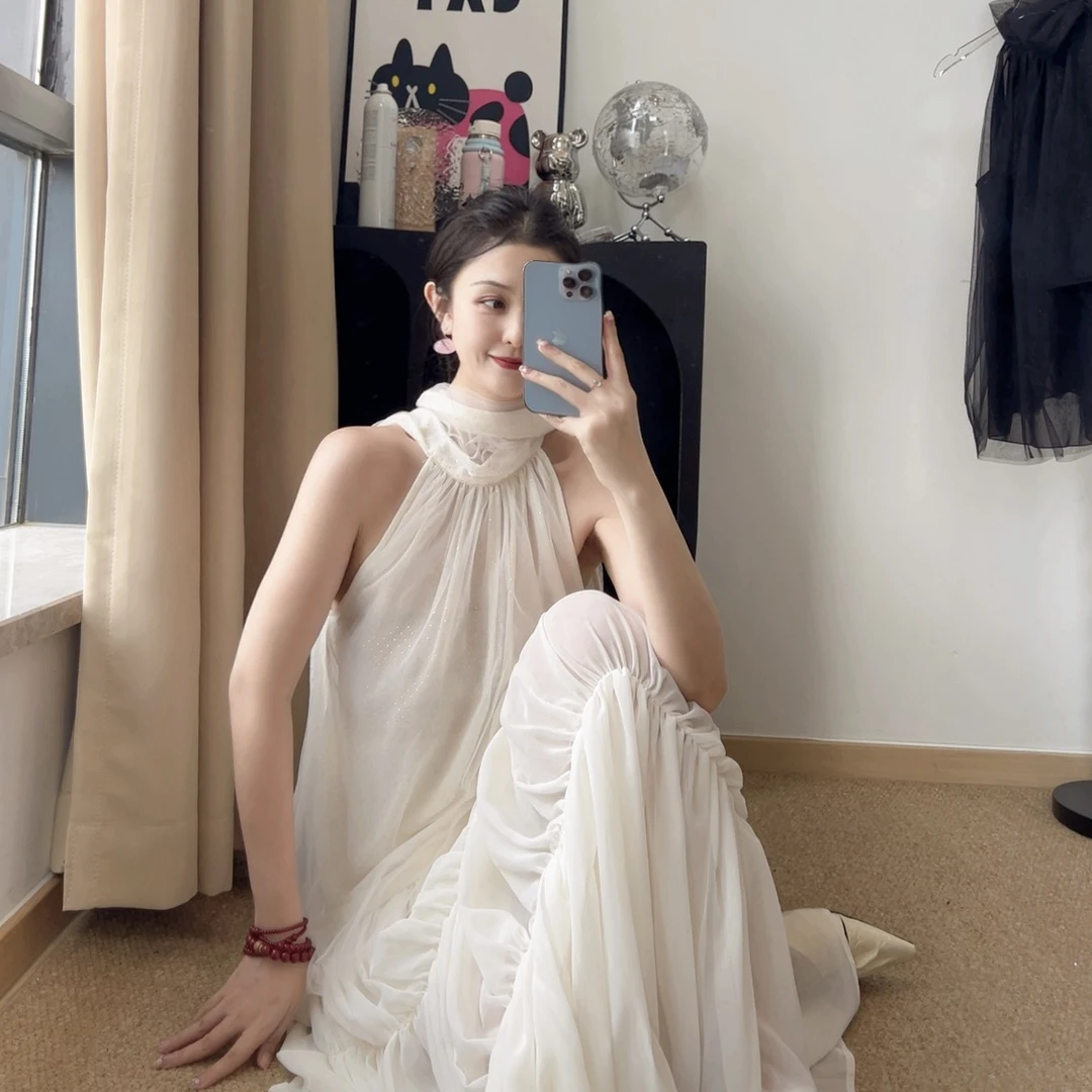 满天星烫钻系列丨朦胧薄纱拼接飘带斜肩挂脖背心上衣