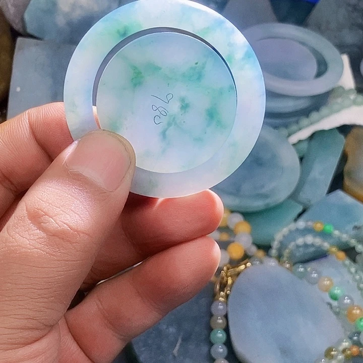 未镶嵌定制翡翠翡翠