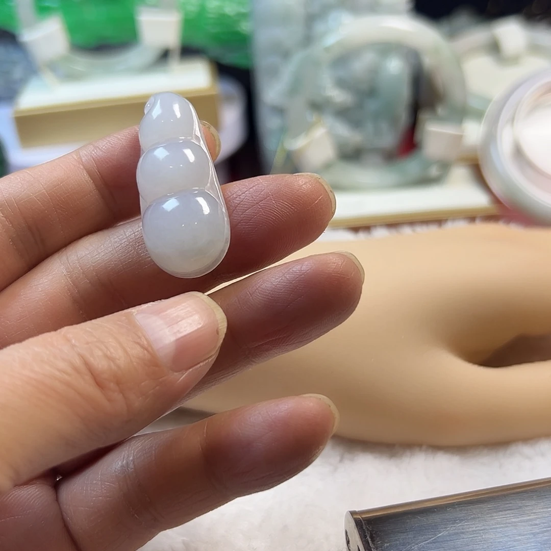 颈饰未镶嵌翡翠平安扣