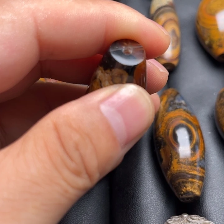 小****碧石未镶嵌颈饰珠