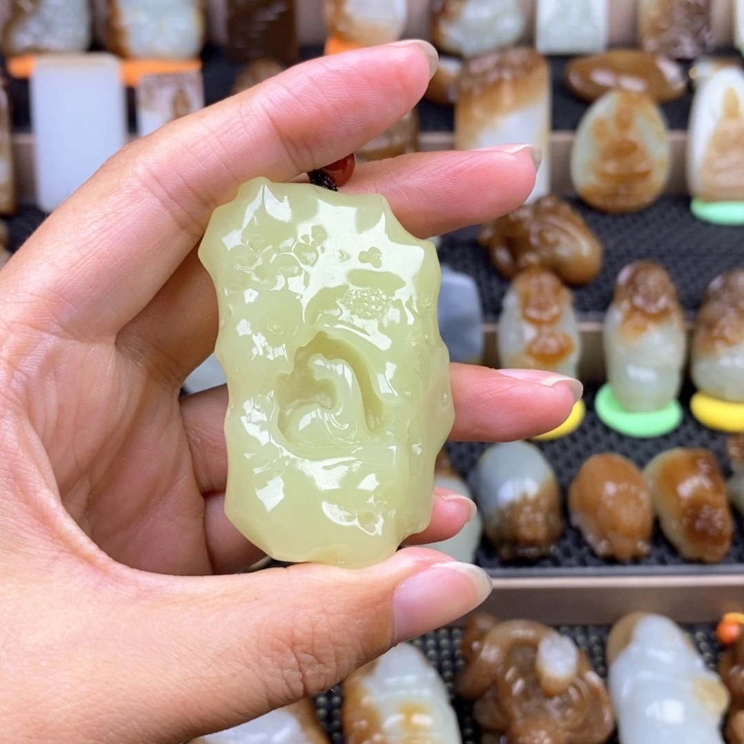 蒙***蒙和田玉未镶嵌颈饰