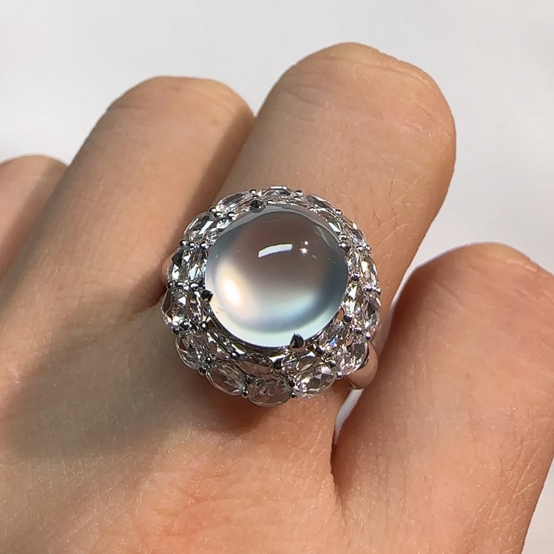 翡翠18K金镶嵌戒指蛋面