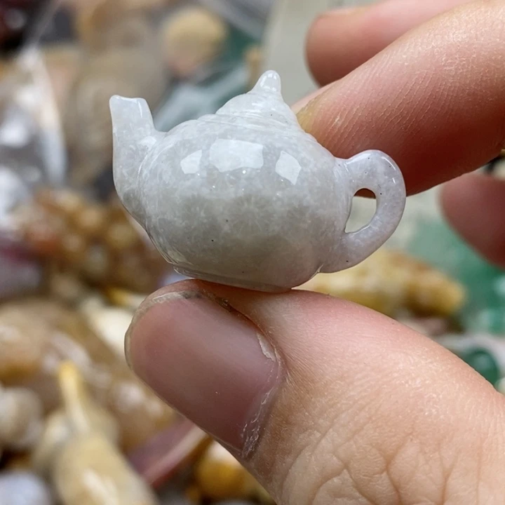 硅化珊瑚（珊瑚玉）未镶嵌颈饰小