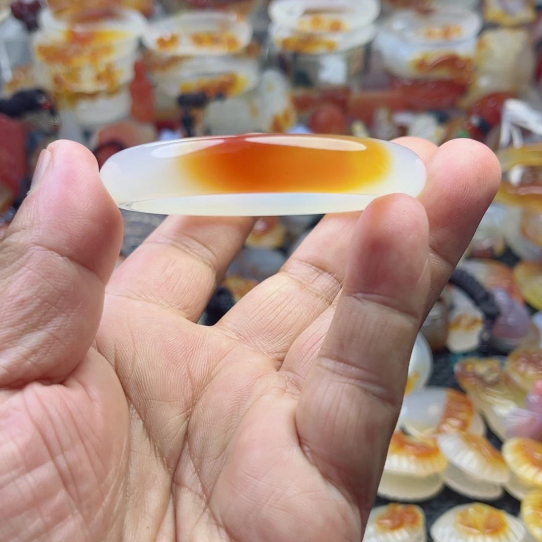 玛瑙/玉髓手镯未镶嵌