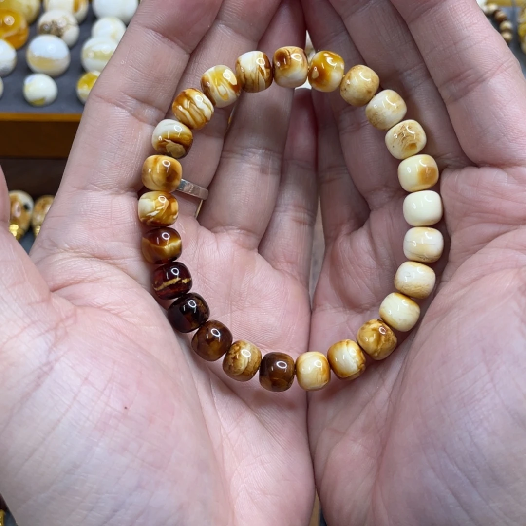 长***.琥珀未镶嵌裸石编号10001159