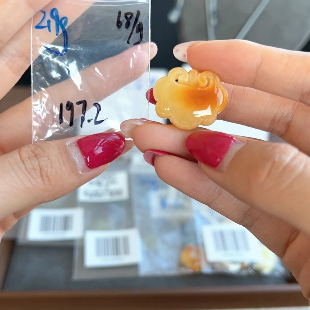 蜜蜡未镶嵌颈饰320号买断