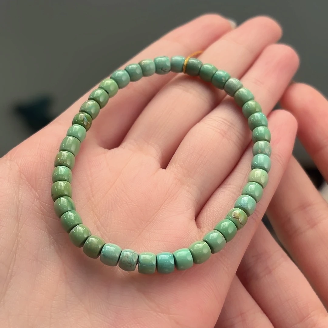 绿松石未镶嵌颈饰