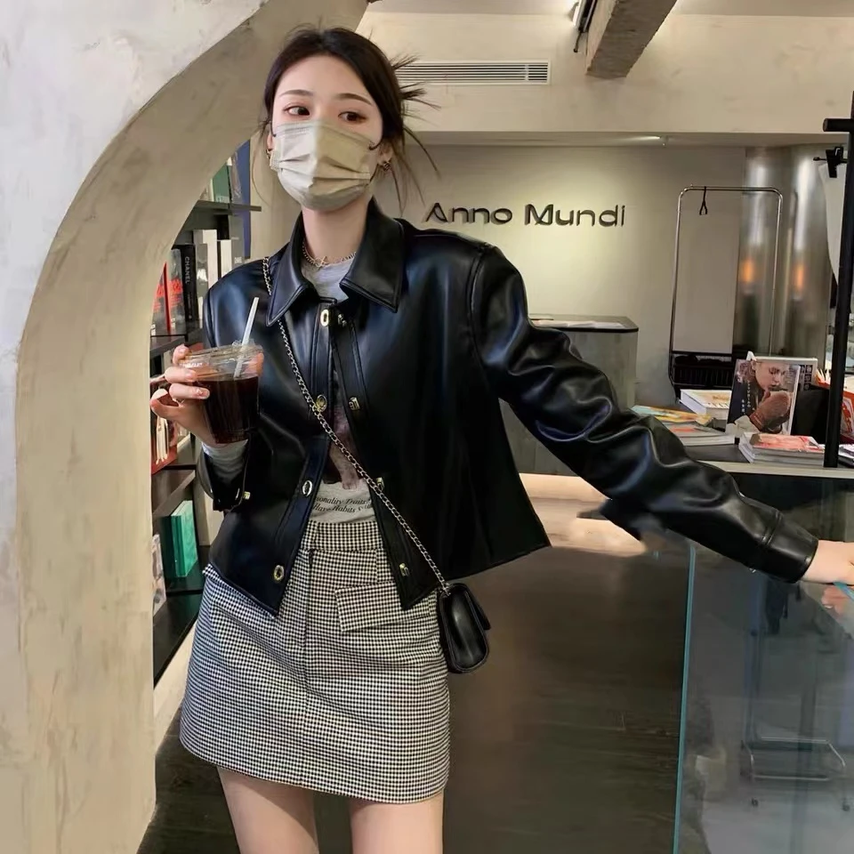 徐秋阳  摩登甜心 软妹款短款翻领皮衣外套2920