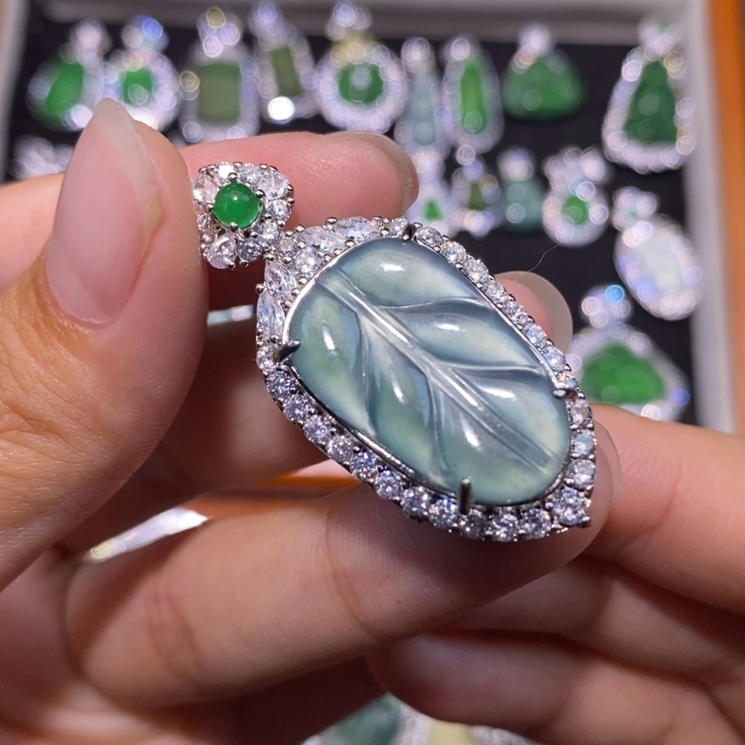 颈饰未镶嵌翡翠天然