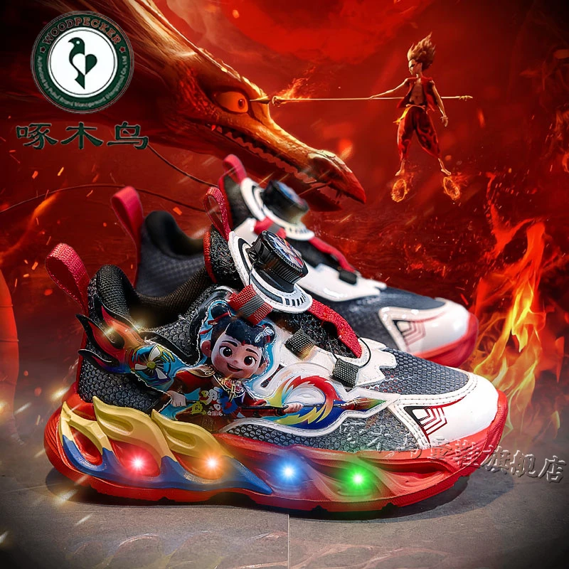 啄木鸟男童鞋哪吒新款夏季儿童网面运动鞋透气跑步宝宝鞋亮灯男孩