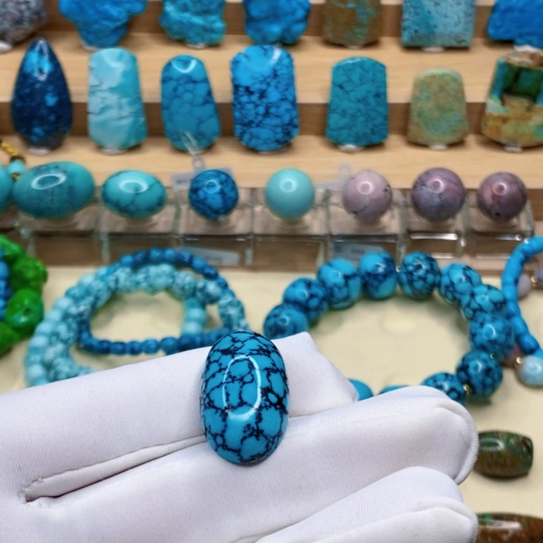 绿松石未镶嵌珠宝奇石