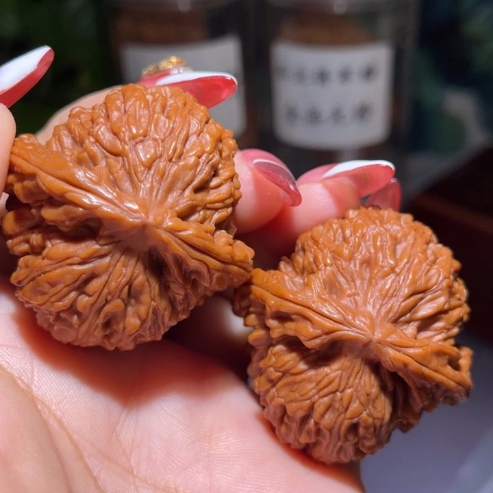 文玩核桃吊坠        43疆52.3克