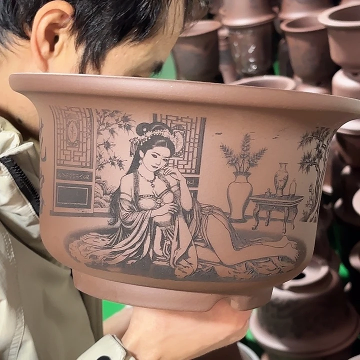 紫砂花盆刻绘国色天香